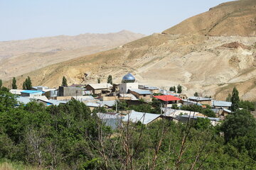 گردشی در روستای اروانه سرخه