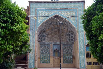 La mosquée historique d'Agha Baba Khan à Chiraz