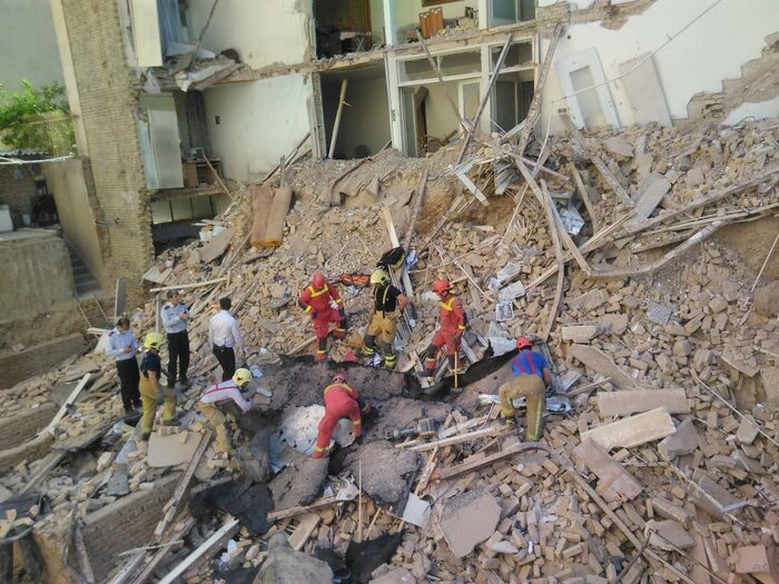 ریزش آوار ساختمان مسکونی در تهران یک کشته داشت