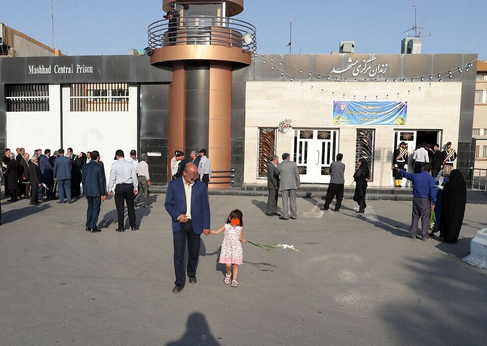 دانشگاهیان مشهد در آزادی ۲۰ زندانی مشارکت کردند