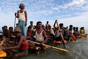 بنگلادش روهینگیایی‌های سرگردان در دریا را به جزیره‌ای دورافتاده منتقل کرد