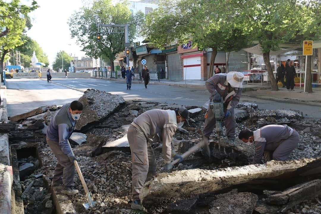 بررسی وضعیت زیرساخت‌ خیابان فردوسی سنندج برای تبدیل به پیاده راه آغاز شد