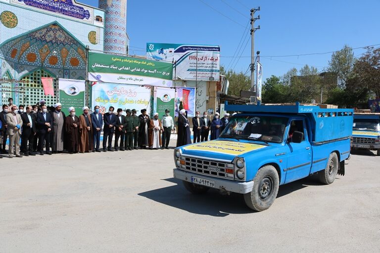 بنیاد علوی چهار هزار بسته غذایی بین نیازمندان مانه و سملقان توزیع کرد