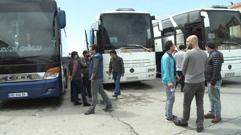 عودة المجموعة الثالثة من الطلاب الإيرانيين من باكو عودة المجموعة الثالثة من الطلاب الإيرانيين من باكو