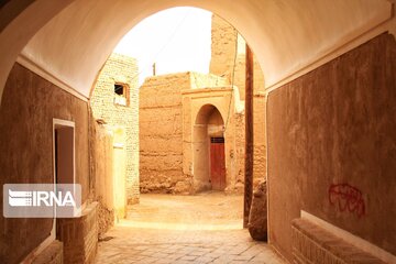 Jandagh Castle; Historical tourist attraction in Central Iran