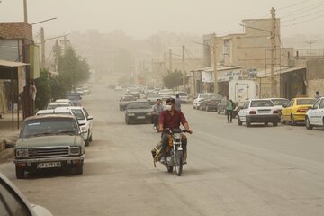 آلودگی هوا  و پدیده گرد و غبار در قصرشیرین