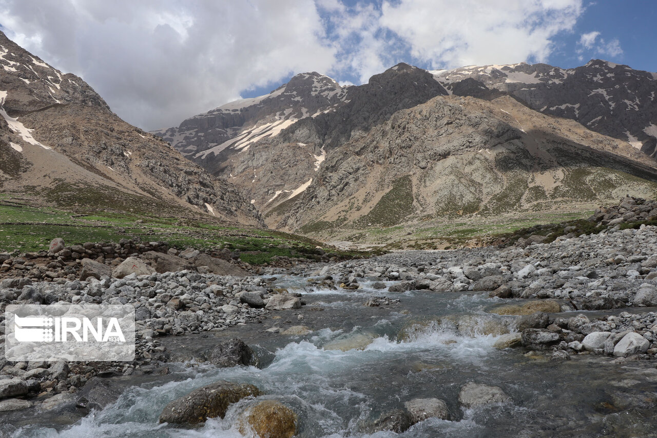 گذران زندگی عشایر استان خوزستان در مناطق ییلاقی
