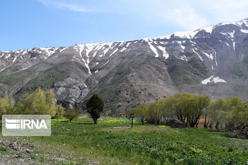 Gahar Lake; Beautiful Tourist Resort in Iran's Lorestan