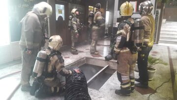 آتش سوزی در بازار طلافروشان و انبار لوازم خانگی تهران