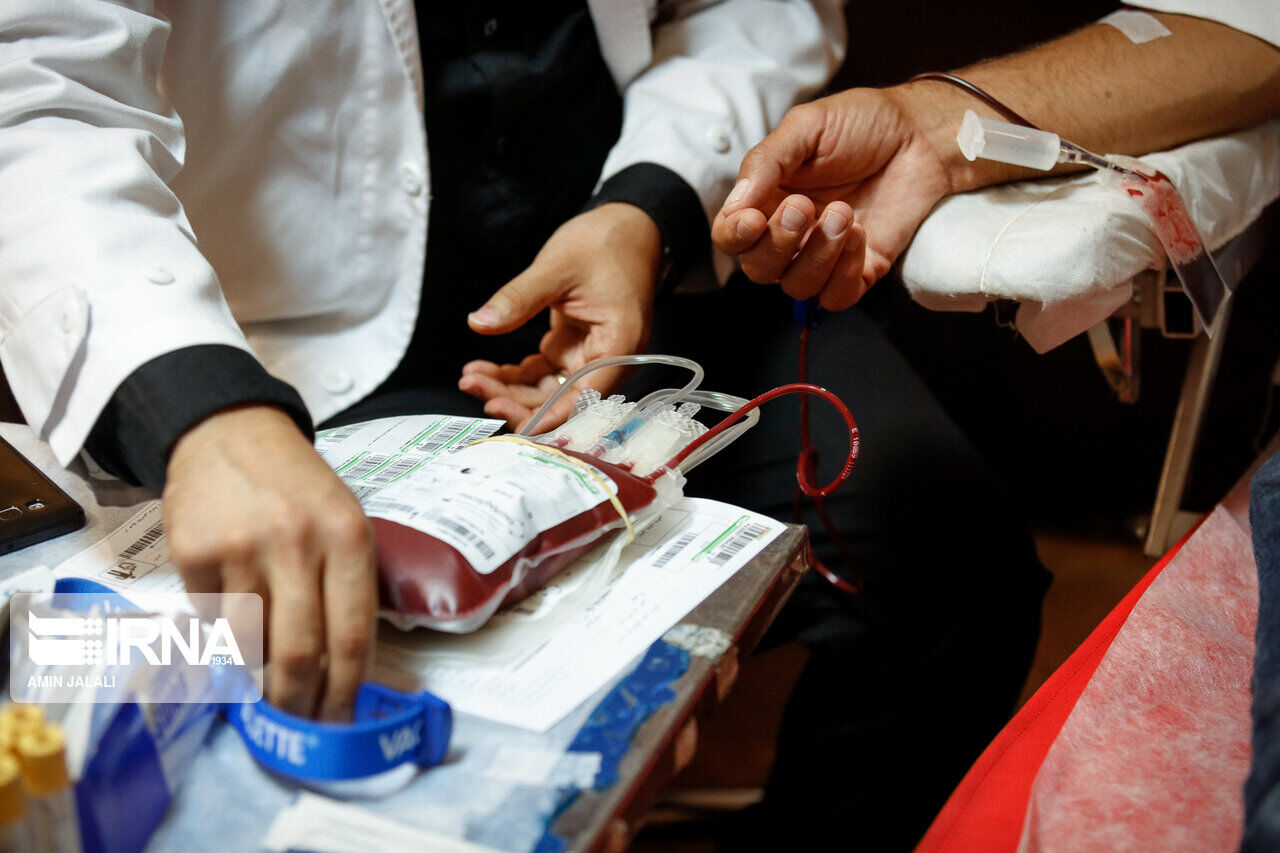 کاهش ذخایر خونی در فارس و نیاز به ادای نذر خون در شب‌های قدر