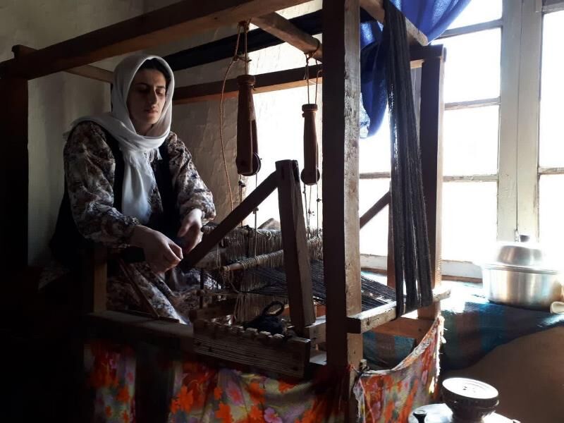 نبود صنایع تبدیلی در رضوانشهر و رکود بازار فروش پشم گوسفندان