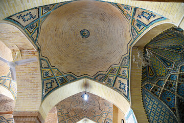 La mosquée historique Haj Ali à Chiraz