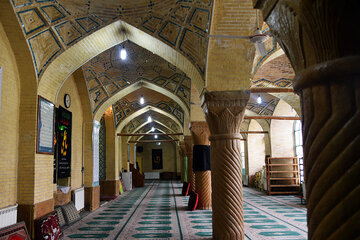 La mosquée historique Haj Ali à Chiraz