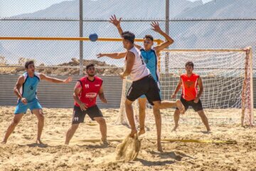 ۲ هندبالیست نوجوان آذربایجان‌غربی به اردوی تیم ملی ساحلی دعوت شدند