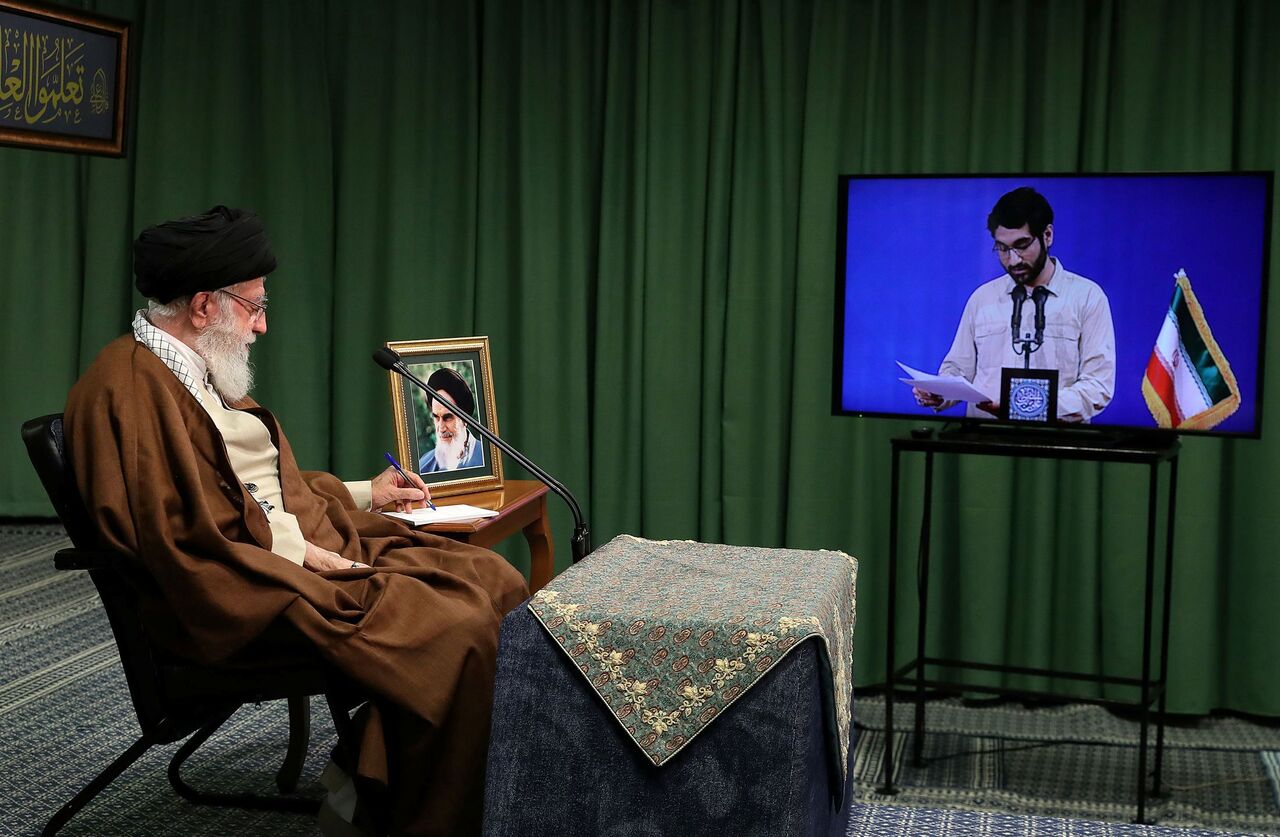 رهبر معظم انقلاب اسلامی: دولت جوان حزب‌اللّهی‌ علاج مشکلات کشور است