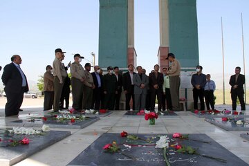 بازدید استاندار قزوین از روند احداث موزه دفاع مقدس