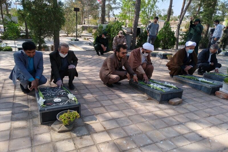 گلزار شهدای سوم خرداد اردستان گلباران شد