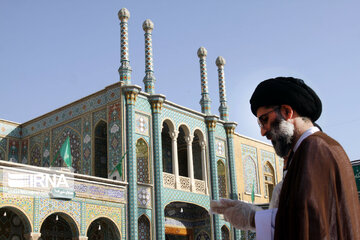 Iran reopens Fatima Masumeh shrine