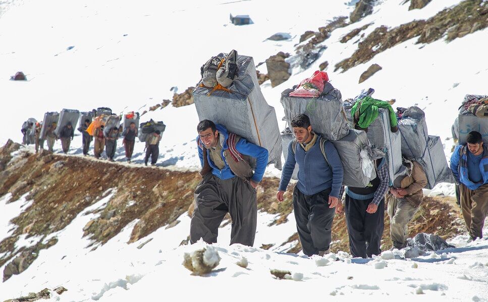 ایجاد ۲۱۰۰ فرصت شغلی برای کولبران سردشت و پیرانشهر