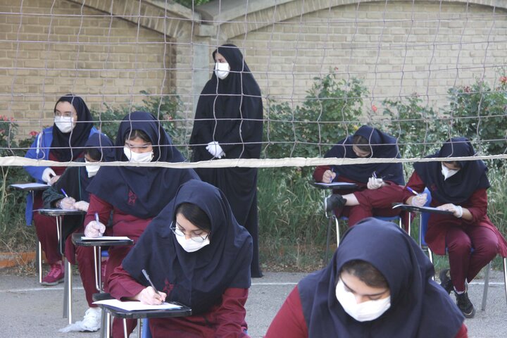 استفاده از ماسک در حوزه‌های امتحانی کردستان الزامی است