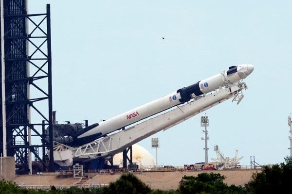 پرتاب فضاپیمای شرکت خصوصی «اسپیس ایکس» به تعویق افتاد
