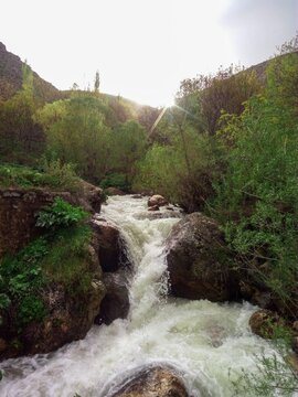 Iran : Chahroud de Khalkhal, terre d'eau et cascade à l’ouest