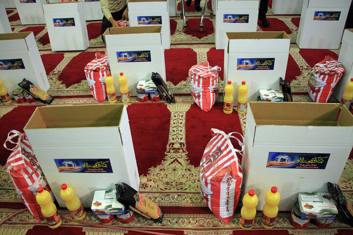 توزیع ۱۲۰ هزار بسته غذایی بین آسیب‌دیدگان از کرونا در آذربایجان‌غربی