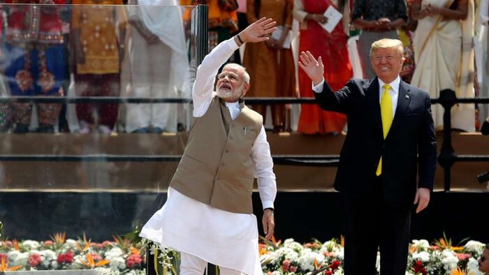 سیاست مدار هندی: برنامه استقبال از ترامپ دلیل اصلی شیوع کرونا در هند است