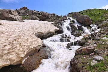 کوه بزسینا