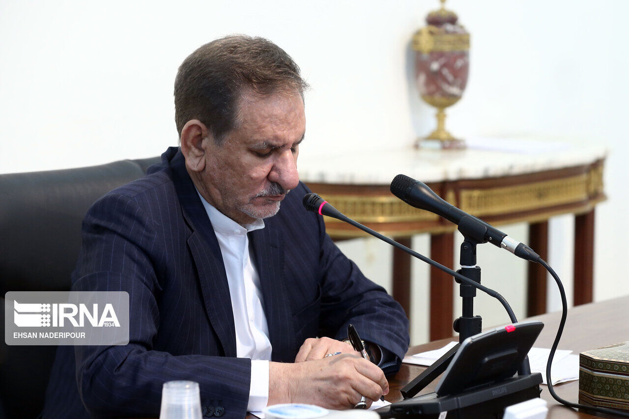 جهانغيري يوجه بتجنيس أبناء الإيرانيات المتزوجات من أجانب جهانغيري يوجه بتجنيس أبناء الإيرانيات المتزوجات من أجانب