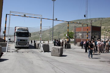 بازگشایی مرز بازرگان برای تبادل تجاری