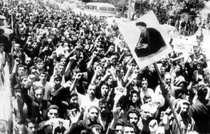 ۱۵ خرداد آغاز تحولی عظیم در تاریخ حیات سیاسی ایران است
