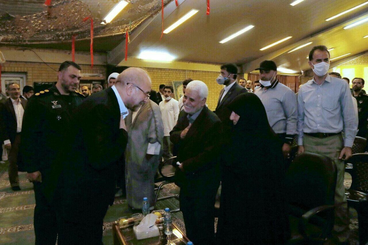 قالیباف از پدر و مادر شهیدان تیموری قدردانی کرد