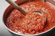 دو و نیم تن رب گوجه‌فرنگی فاسد در تربت‌حیدریه کشف شد