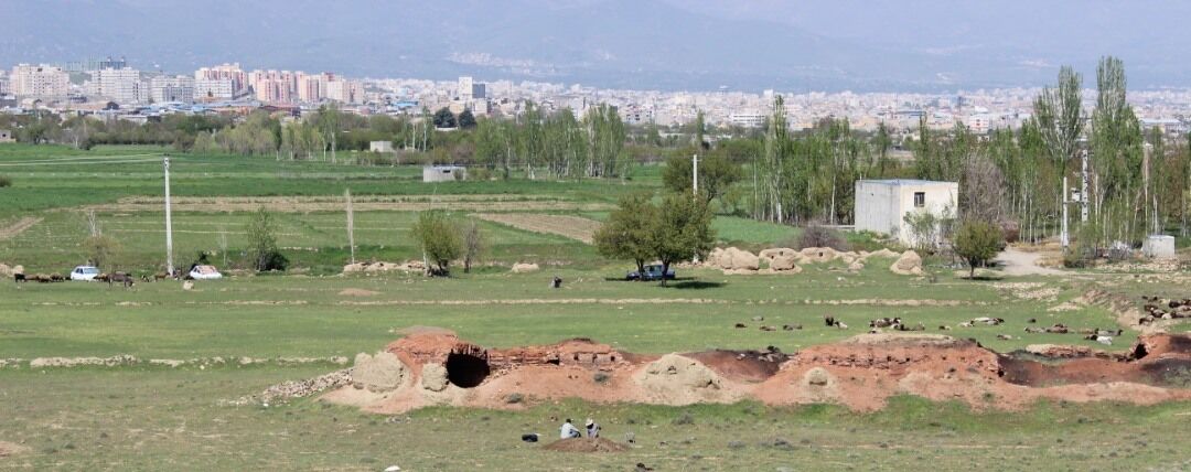 بررسی وجود داده‌های باستان‌شناختی محوطه‌ای در همدان