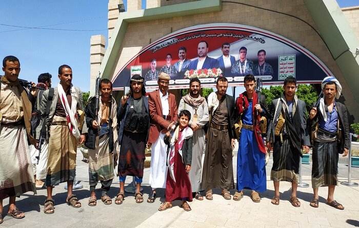 دولت فراری یمن مرخصی نظامیان خود را از بیم پیوستن به انصارالله تعلیق کرده است