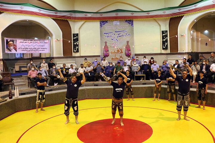 آیین گلریزان به مناسبت روز ملی ورزش باستانی در تبریز