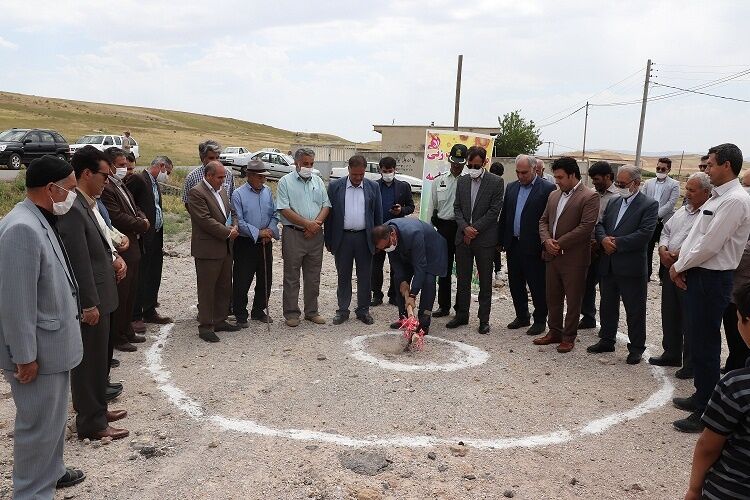 عملیات اجرایی مدرسه 2 کلاسه در روستای مونق میانه آغاز شد