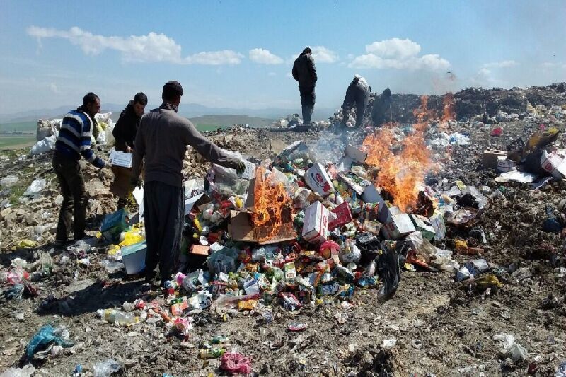 چهارتن کالای تاریخ مصرف گذشته در باشت امحا شد