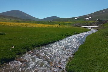 طبیعت دامنه های رشته کوه سهند