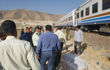 مرگ چوپان کهنسال براثر برخورد با قطار شیراز - تهران