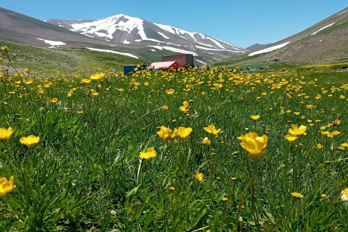 کوه سهند در ماه اردیبهشت سفیدپوش شد