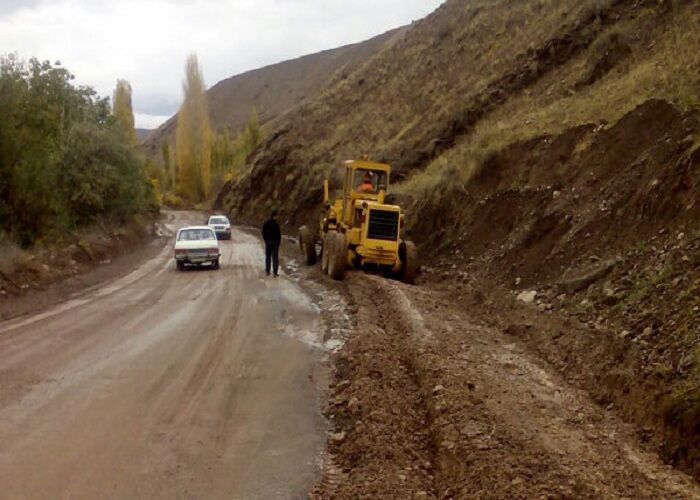 آغاز زیرسازی راه ۲ روستای آستارا در قالب طرح ابرار