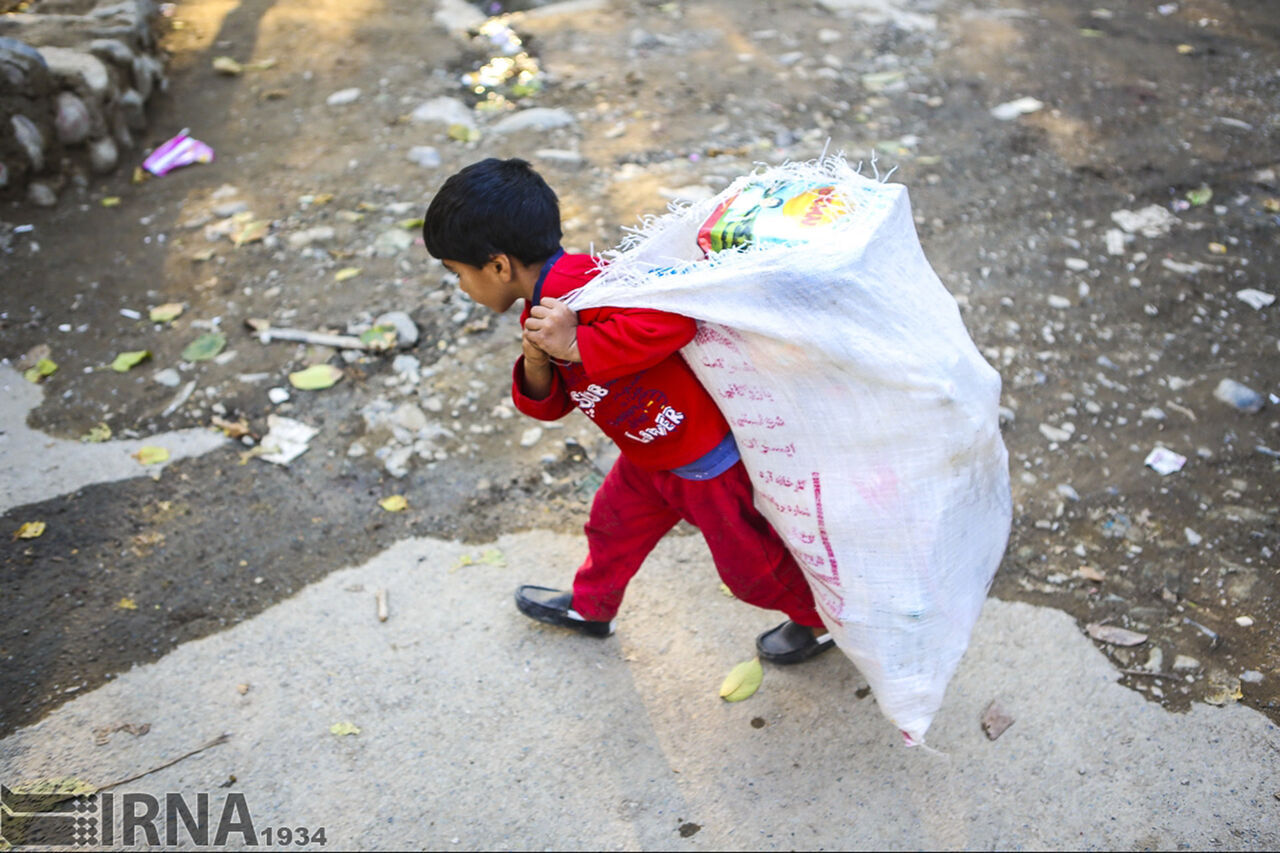 ممنوعیت زباله‌گردی کودکان؛ آیا ارائه خدمات اجتماعی به‌تنهایی کافی است؟