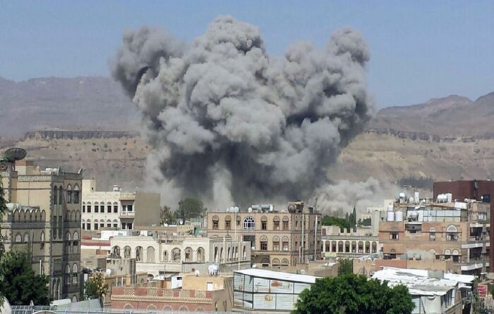 بمب افکن های ائتلاف سعودی منازل مسکونی و شهرداری صنعا را مورد هدف قرار دادند