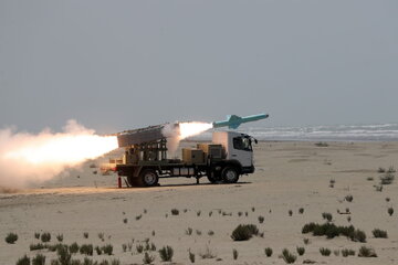 La marine iranienne teste avec succès des missiles de croisière de nouvelle génération lors des exercices