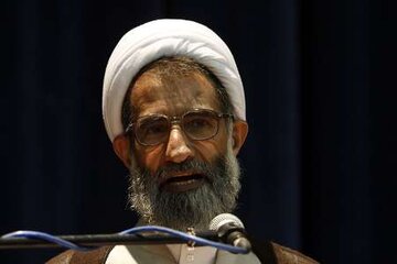 امام جمعه شهرکرد: شهید چمران الگوی عملی و  انقلابی جامعه دانشگاهی است