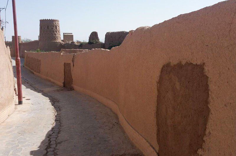 مسیر گردشگری کسنویه میبد پاکسازی شد