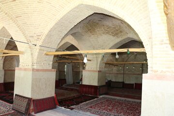 چاه فاضلاب عامل نفوذ آب به پایه‌های مسجد تاریخی باغخواص ورامین است