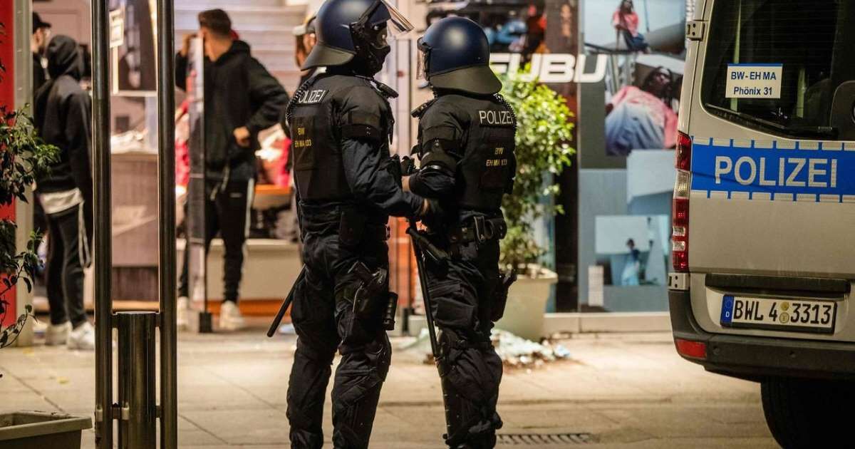 پلیس آلمان به مراکز یک گروه افراطی در ۴ ایالت یورش برد